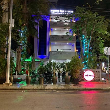 Nico'S Hotel And Skybar Sziemreap Kültér fotó