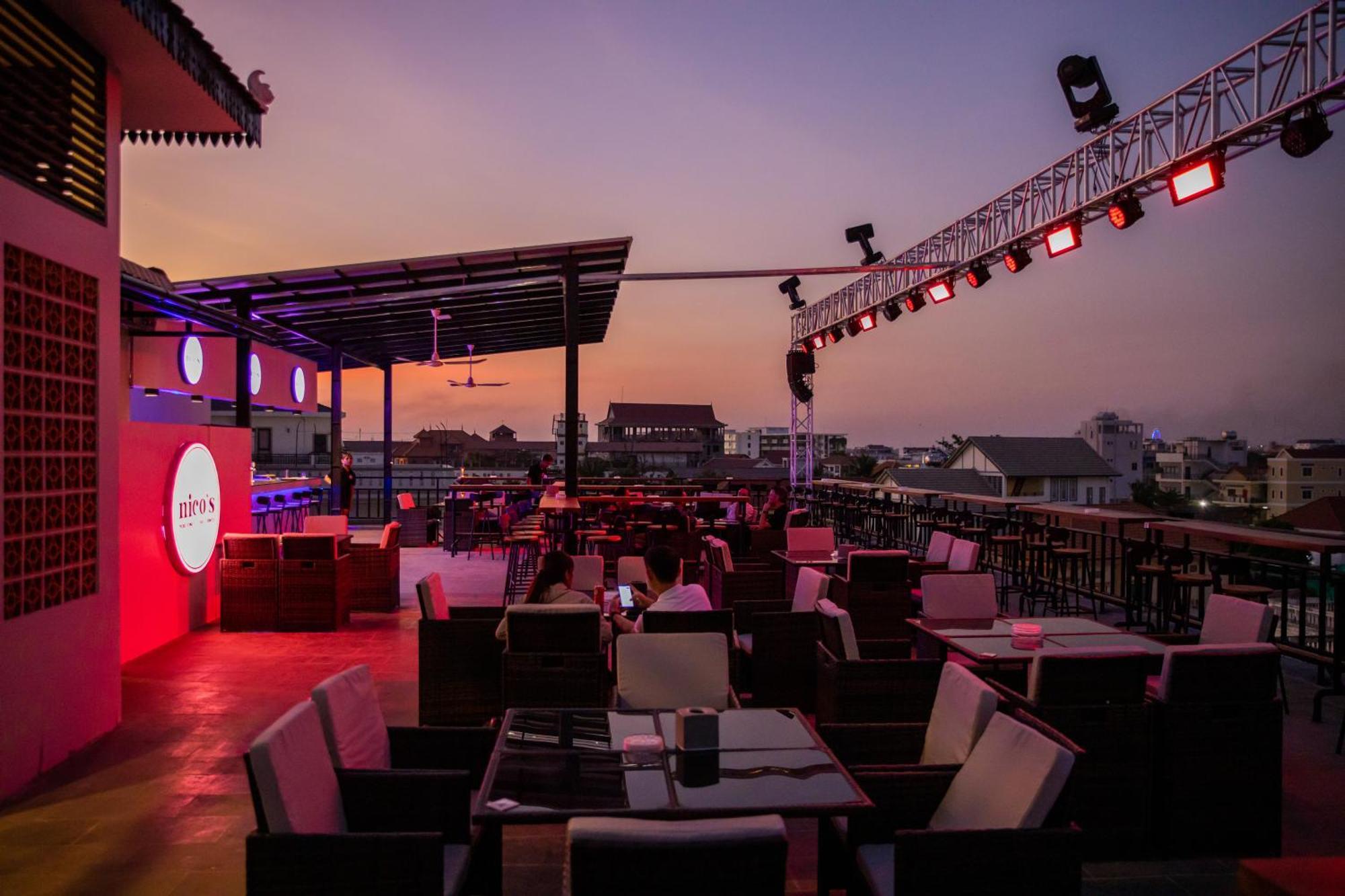 Nico'S Hotel And Skybar Sziemreap Kültér fotó