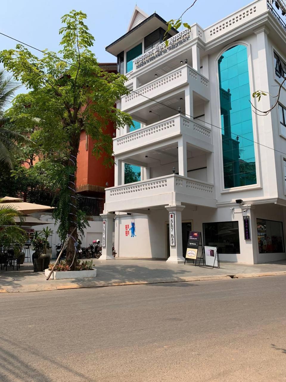 Nico'S Hotel And Skybar Sziemreap Kültér fotó